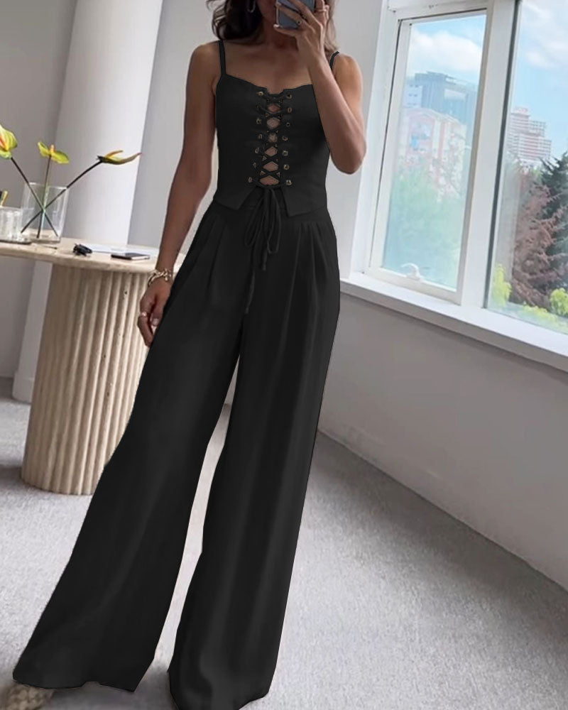 Romina - Zweiteiliges Ensemble mit einem Oberteil zum Binden mit schmalen Trägern und einer fließenden weiten Hose