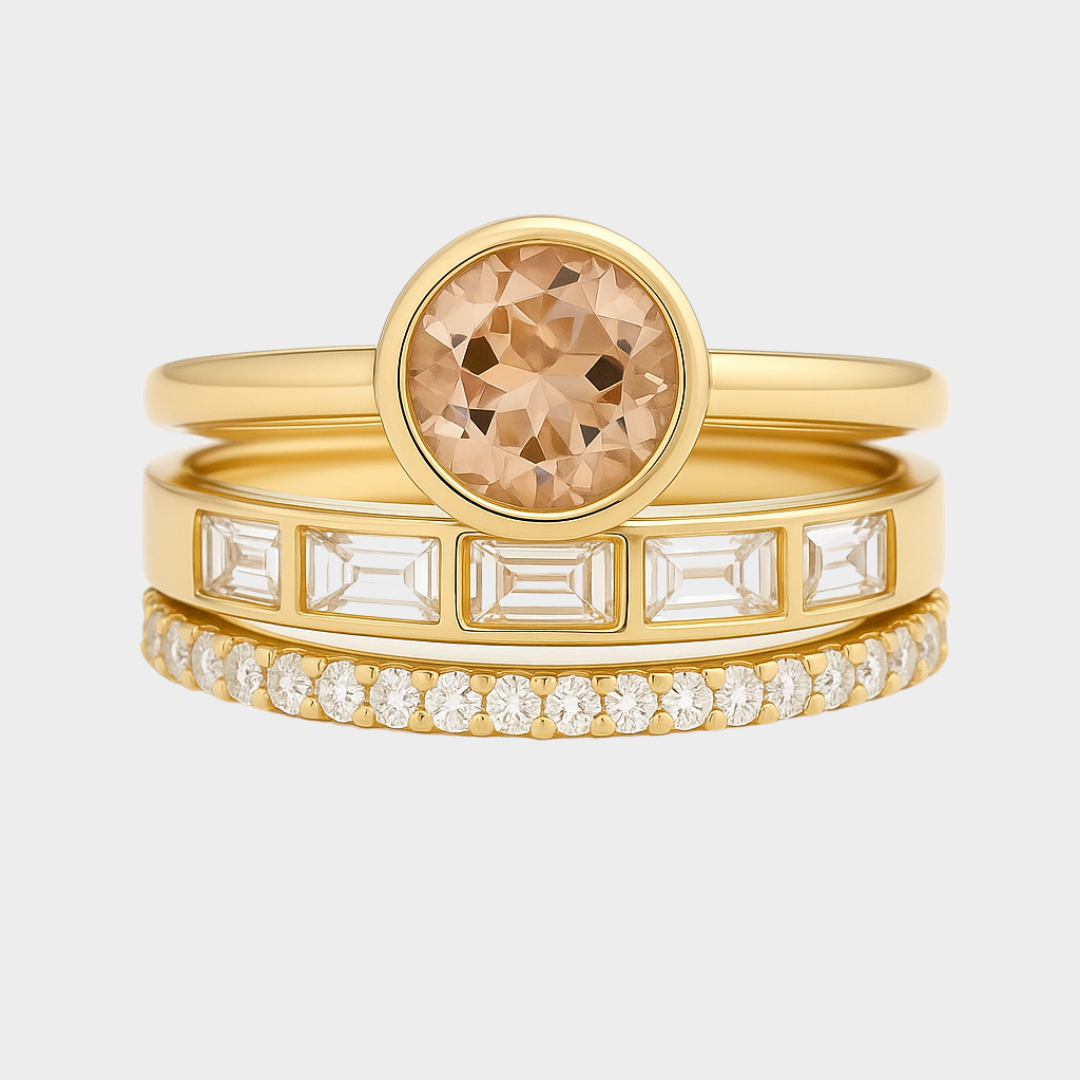 Eleganter Goldring mit eingelegtem Kristall