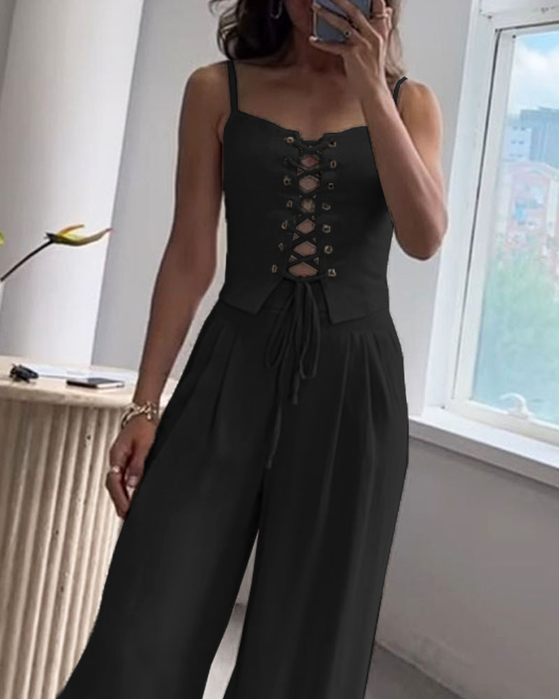 Romina - Zweiteiliges Ensemble mit einem Oberteil zum Binden mit schmalen Trägern und einer fließenden weiten Hose