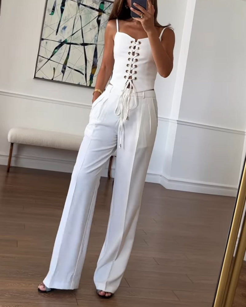 Romina - Zweiteiliges Ensemble mit einem Oberteil zum Binden mit schmalen Trägern und einer fließenden weiten Hose