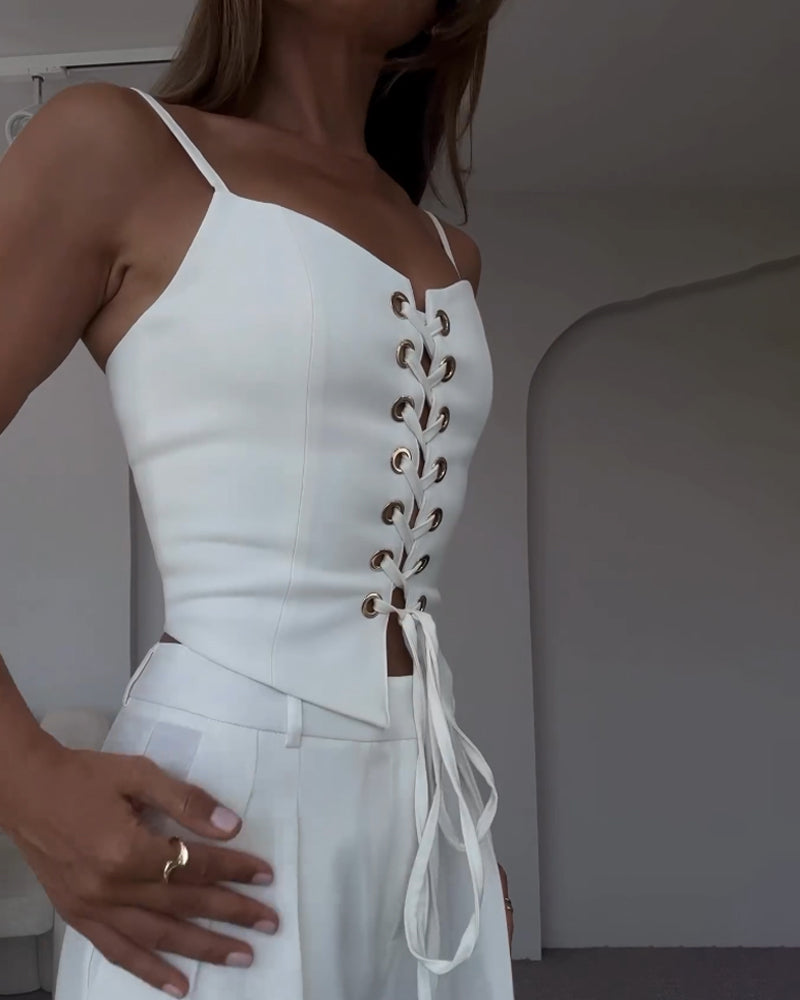 Romina - Zweiteiliges Ensemble mit einem Oberteil zum Binden mit schmalen Trägern und einer fließenden weiten Hose