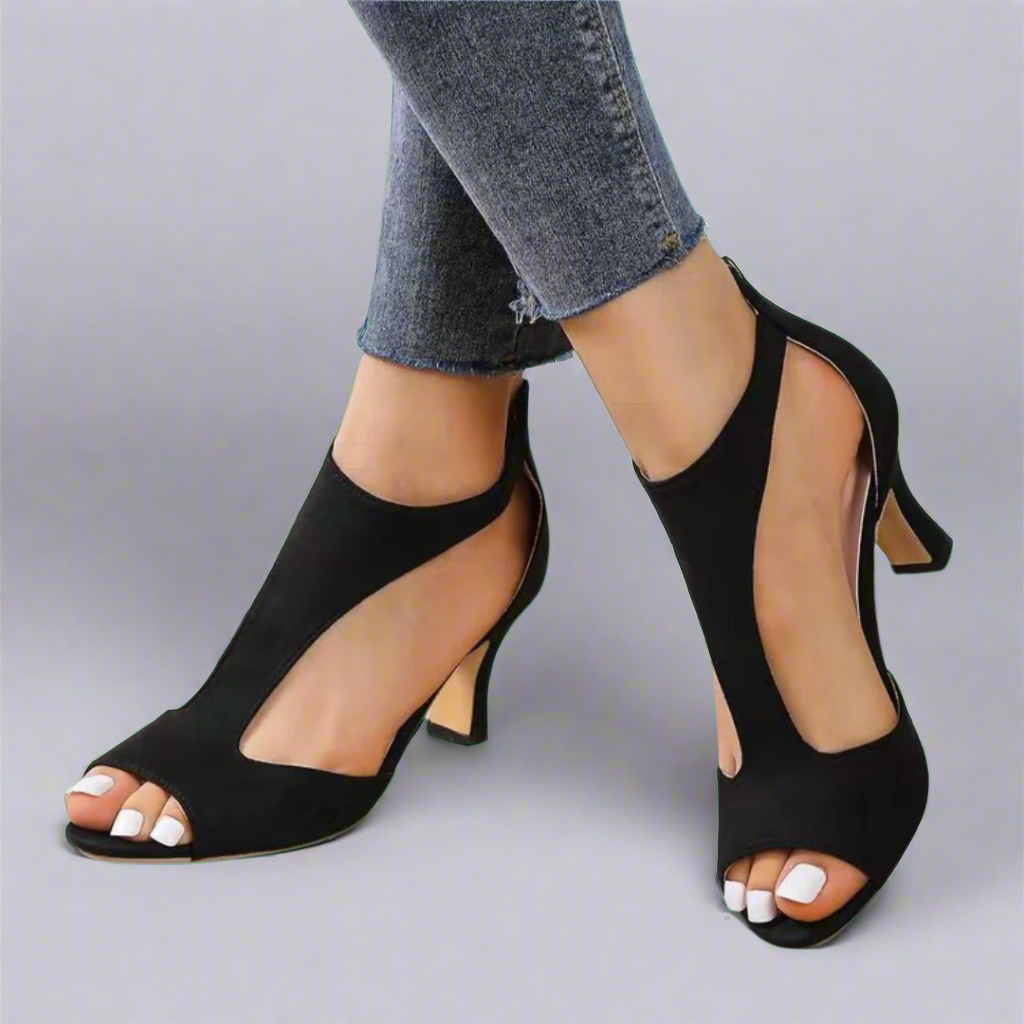 GRAZIA | SANDALE MIT ABSATZ UND GEBOGENEM SCHNITT