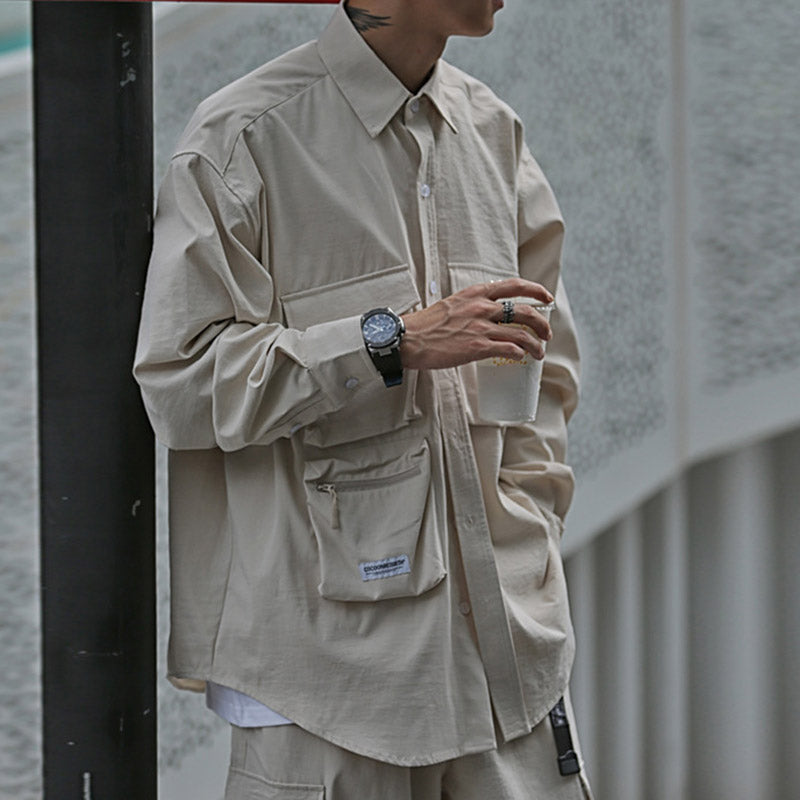 Japanisches lockeres Hemd mit mehreren Taschen