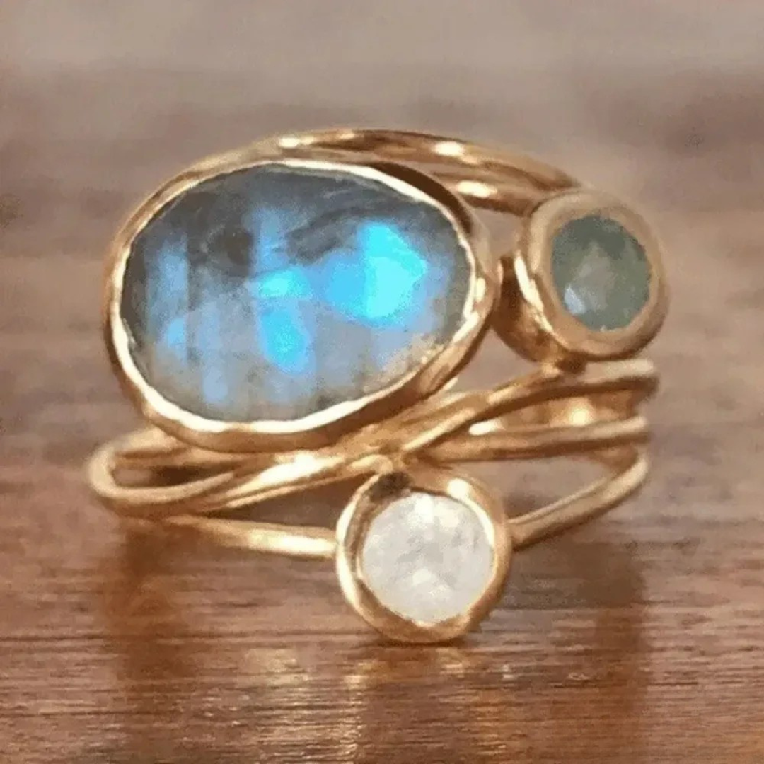 Blauer Mondsteinring mit Intarsien