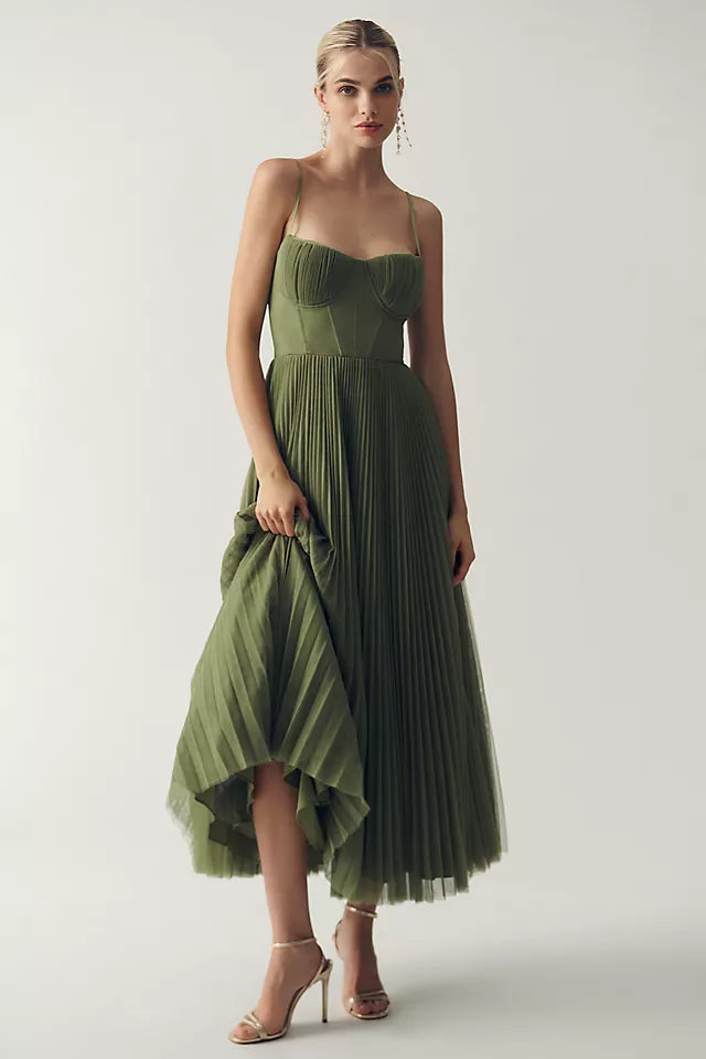 Elowen - Elegantes Plisseekleid aus Tüll