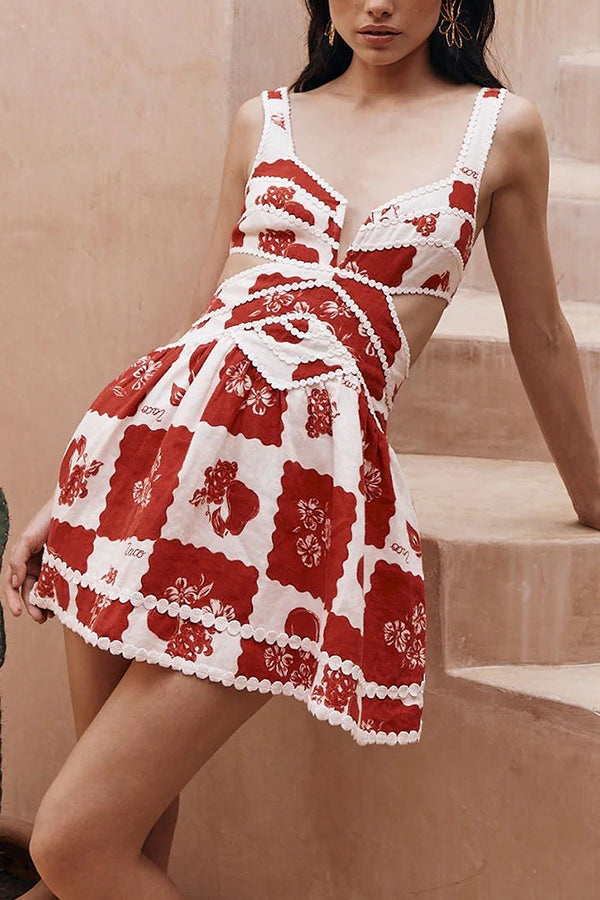 Isla - Minikleid mit geometrischem Print, Stickereien und Ausschnitt