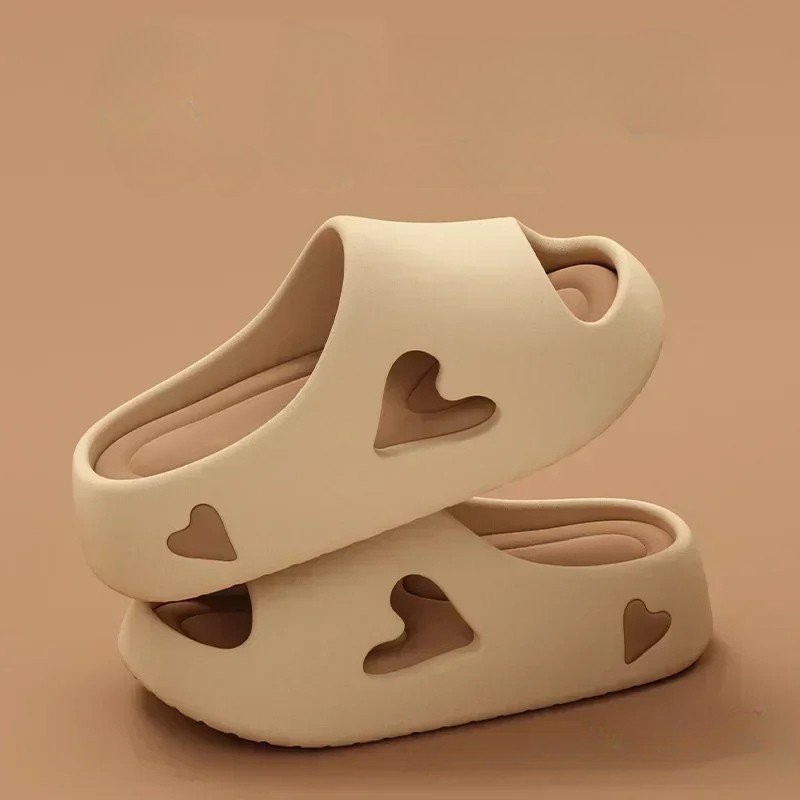 Lorien - Cloud Soft Flip Flops mit verspielter Herzform