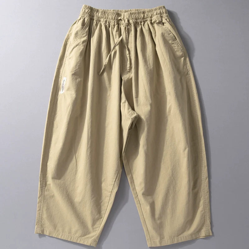 Japanische Karottenhose mit weitem Bein und lockerem Sitz