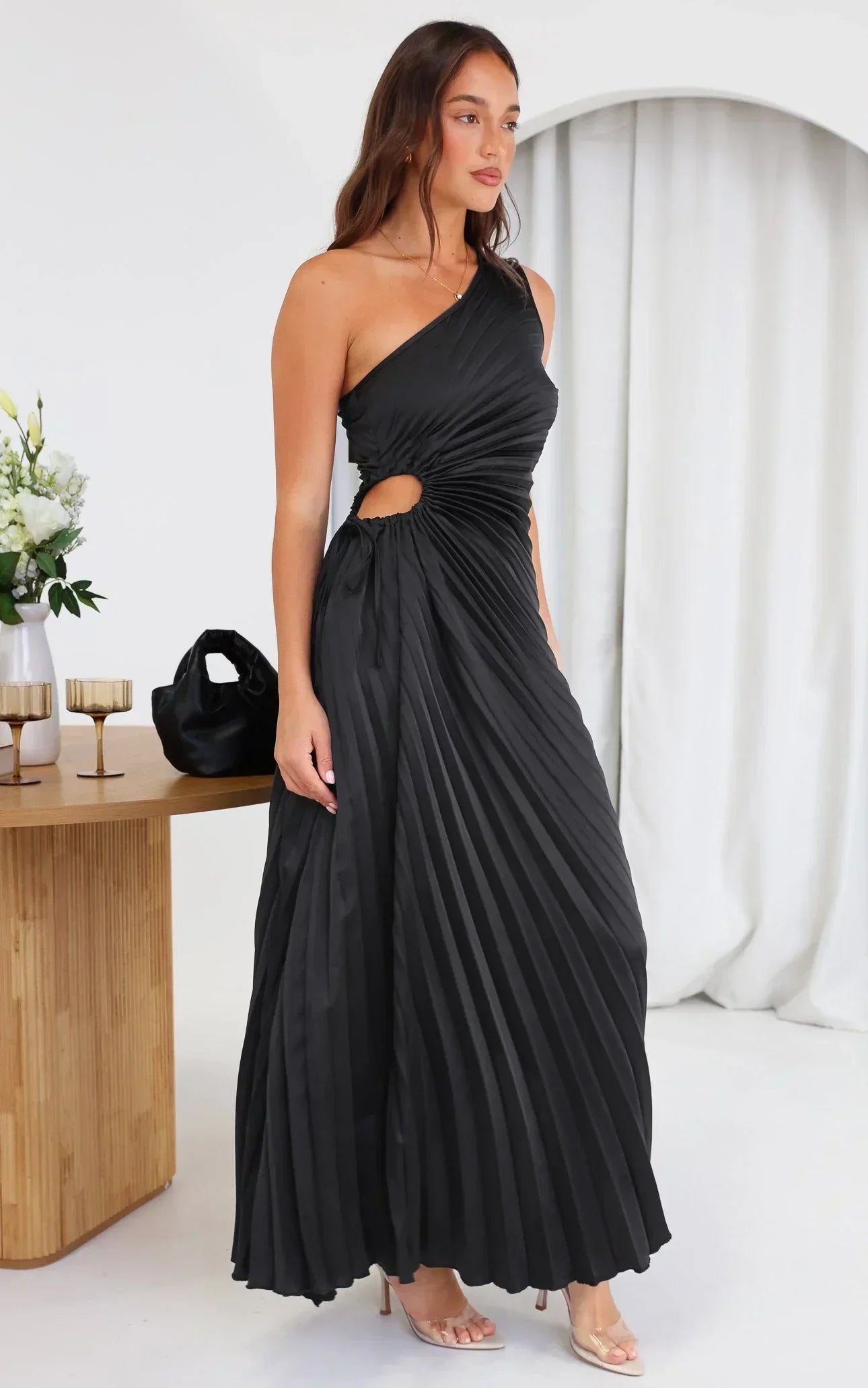 Sylviana - Ein-Schulter-Kleid mit Plissee Midi