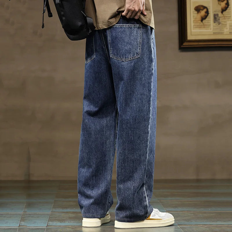 Gerade Jeans mit weitem Bein