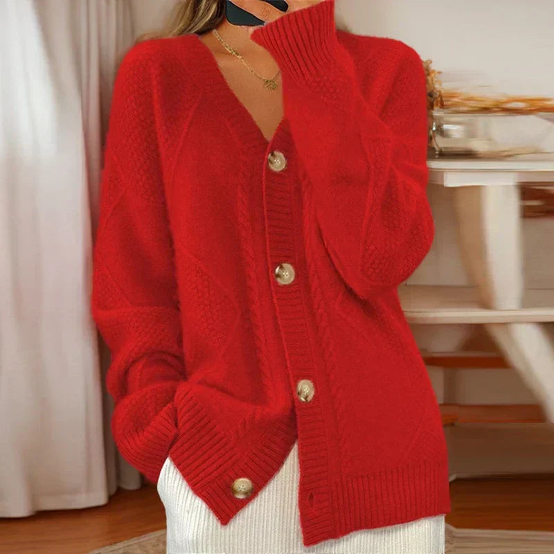 Emma - Gemütliche Strickjacke mit Zopfmuster
