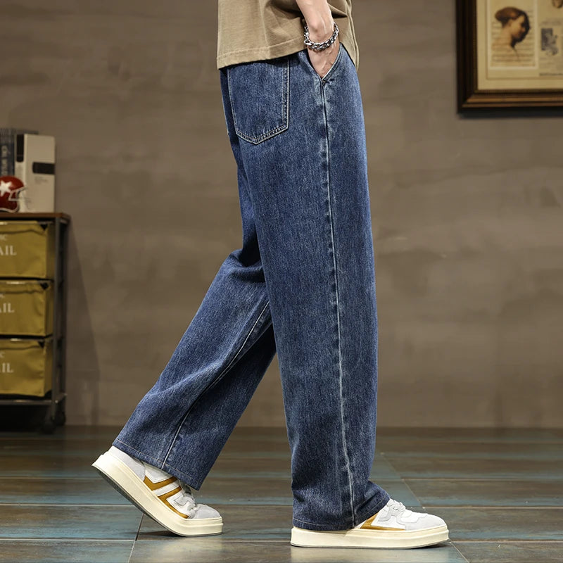 Gerade Jeans mit weitem Bein