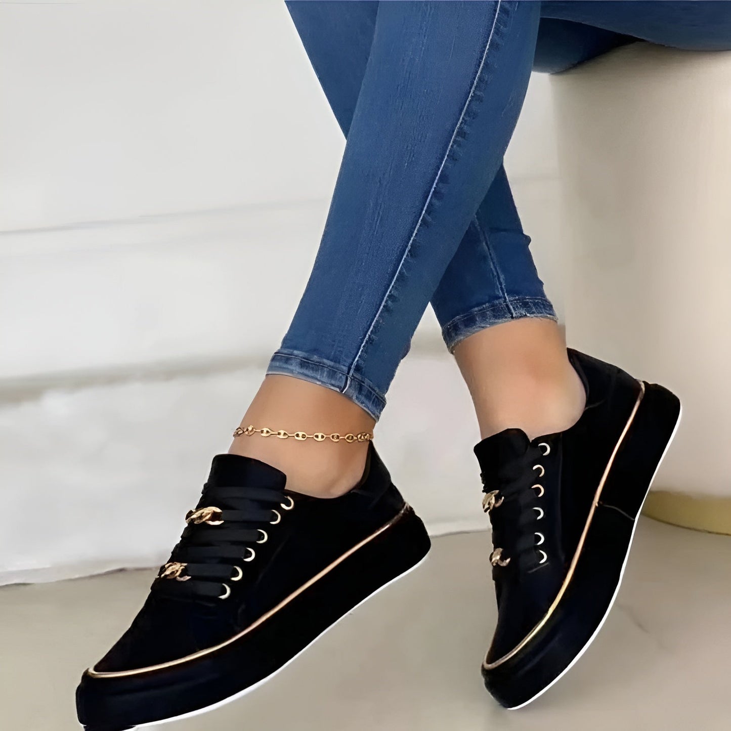 Aveline - Orthopädische Turnschuhe mit Kettenakzent