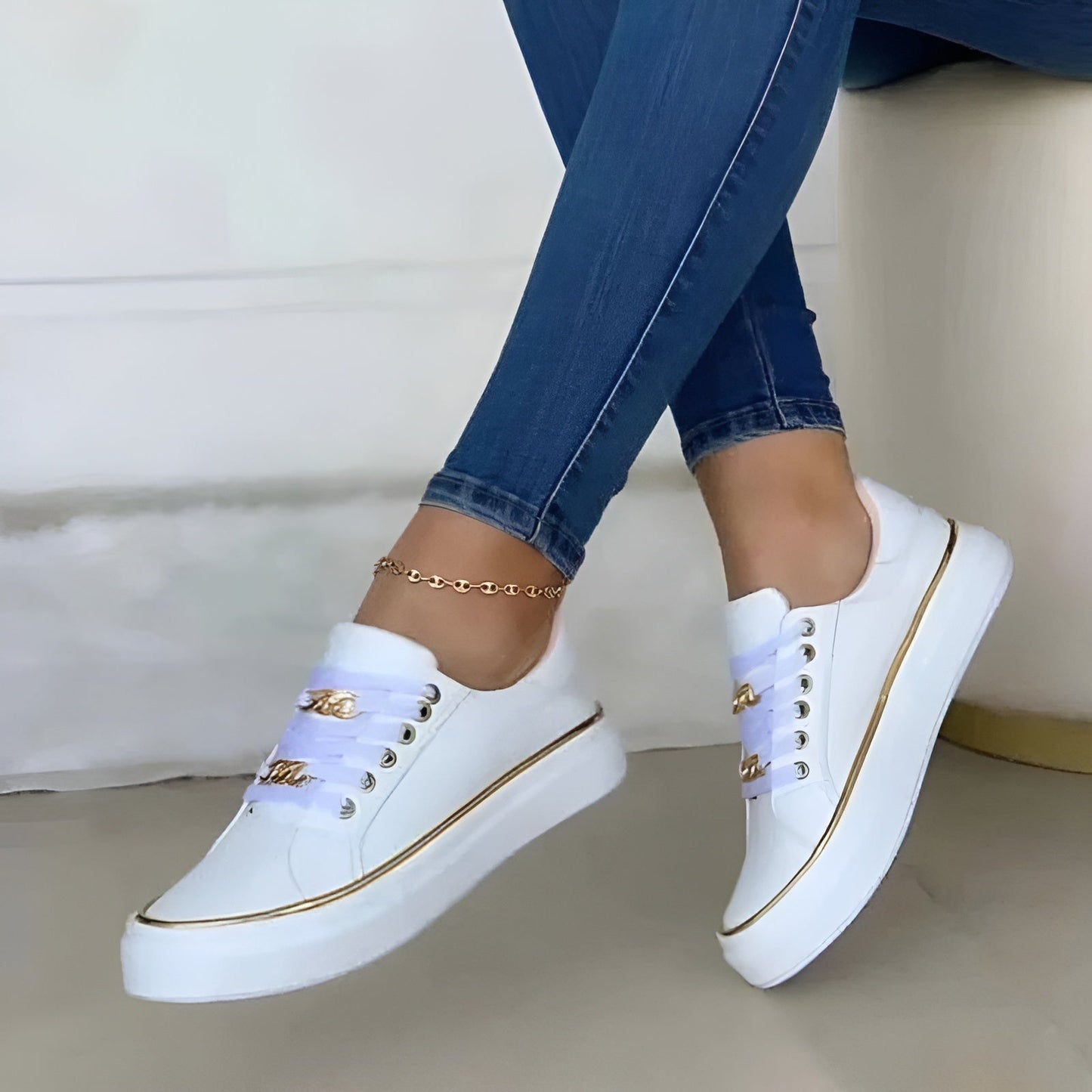 Aveline - Orthopädische Turnschuhe mit Kettenakzent