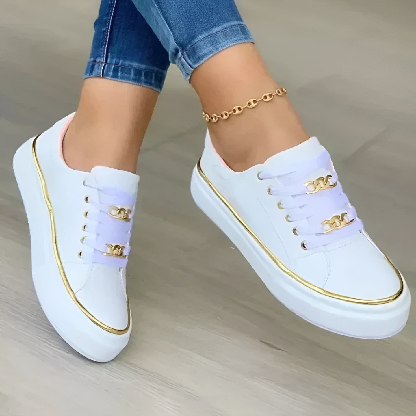 Aveline - Orthopädische Turnschuhe mit Kettenakzent