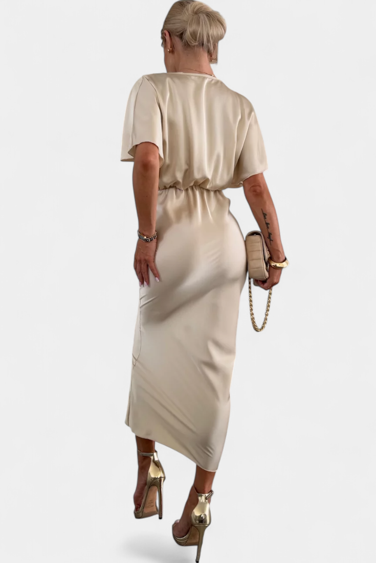 Emryn – Weiches Kleid mit gekreuztem Knoten