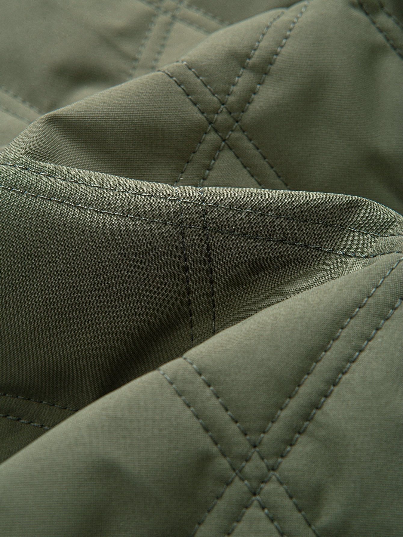 Gestepptes Overshirt mit Knöpfen