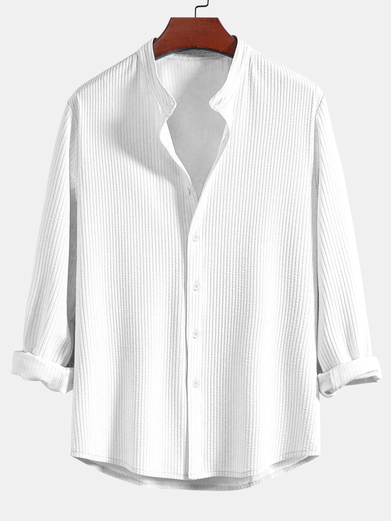 Langärmliges, figurbetontes Shirt mit geripptem Stehkragen und gerade geschnittene Hose mit geripptem Saum