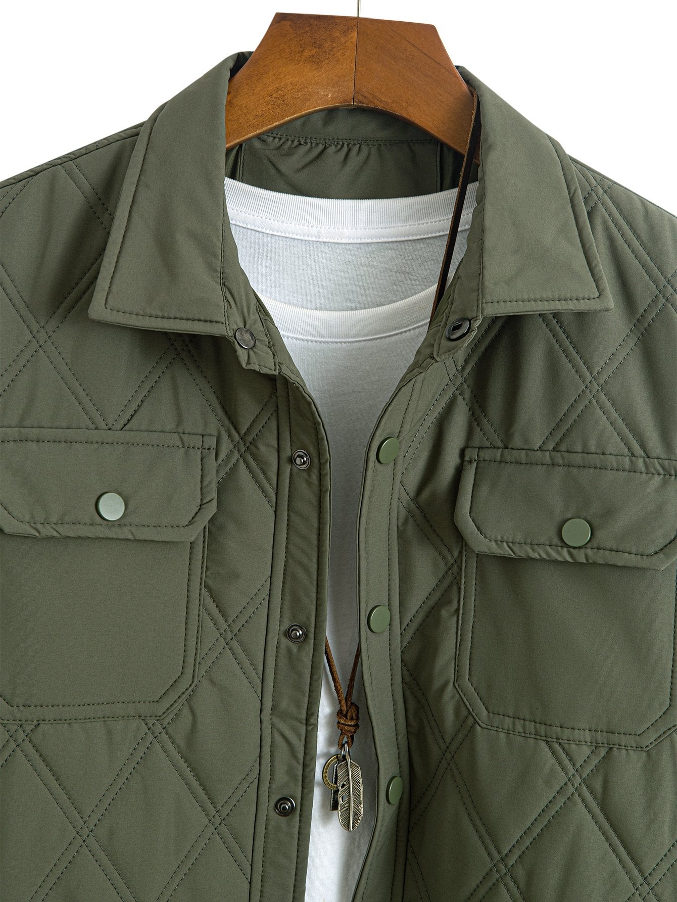 Gestepptes Overshirt mit Knöpfen