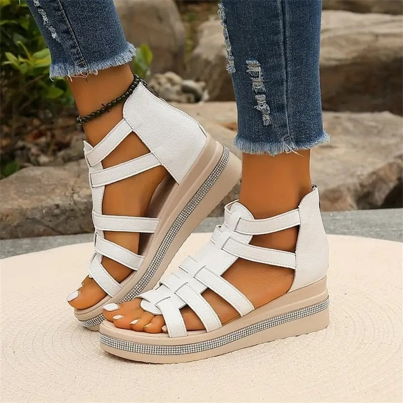 Sara - Plateausandalen mit Strassverzierung