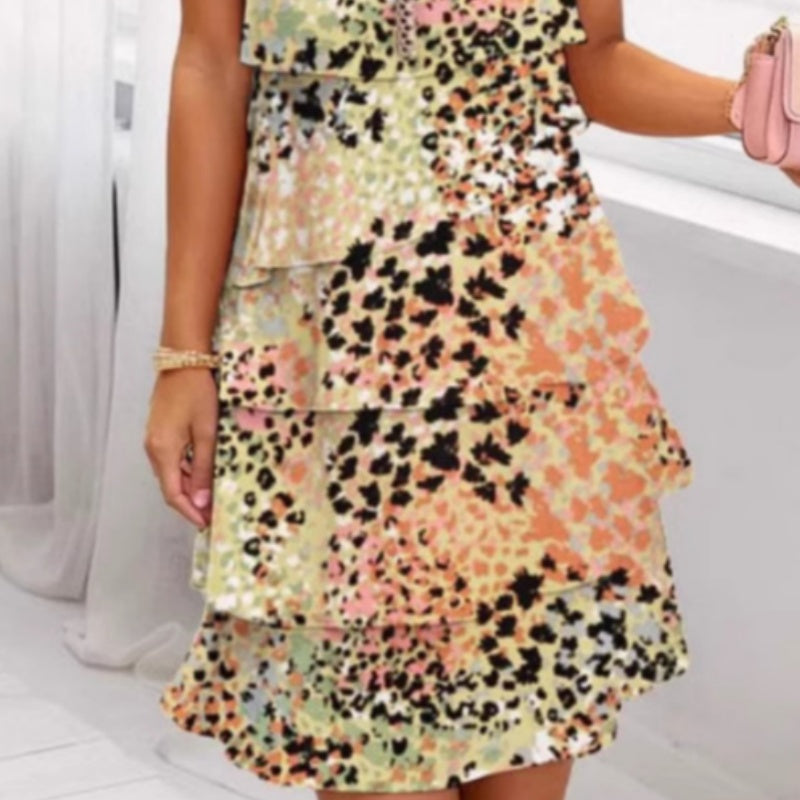 Eri - Buntes, vielseitiges und stilisiertes Paillettenkleid mit Leopardenprint