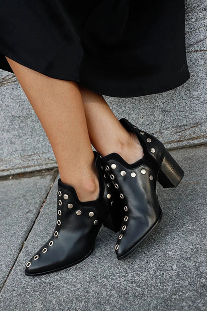 CATERINA | NIETENSTIEFELETTE MIT KLOBIGEM ABSATZ