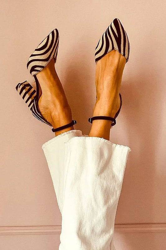 ALESSIA | SPITZE ZEBRA-PUMPS MIT RIEMEN