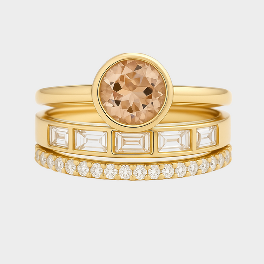 Eleganter Goldring mit eingelegtem Kristall