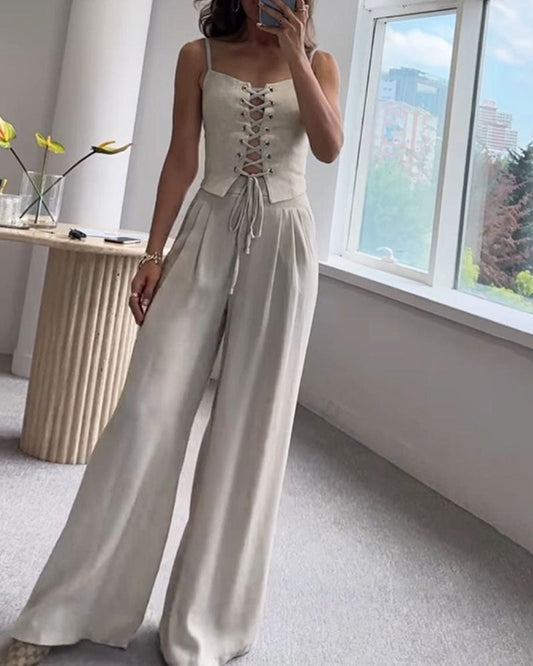 Romina - Zweiteiliges Ensemble mit einem Oberteil zum Binden mit schmalen Trägern und einer fließenden weiten Hose