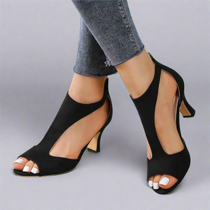 GRAZIA | SANDALE MIT ABSATZ UND GEBOGENEM SCHNITT