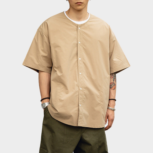 Kragenloses Vintage-Shirt mit kurzen Ärmeln