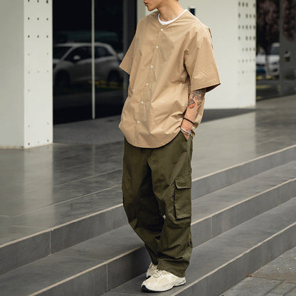 Kragenloses Vintage-Shirt mit kurzen Ärmeln