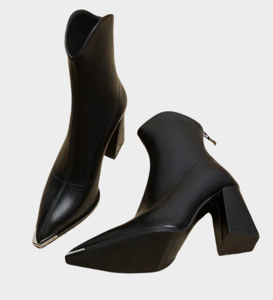Jasmine - Eleganter Stiefel mit Chromspitze