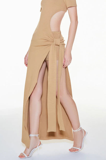 Mille - Langes Kleid mit Schlitz und Seitenknoten