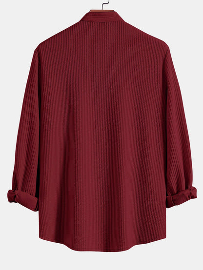 Langärmliges, figurbetontes Hemd mit geripptem Stehkragen