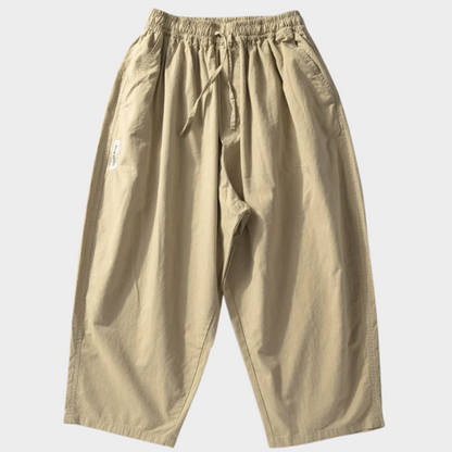 Japanische Karottenhose mit weitem Bein und lockerem Sitz