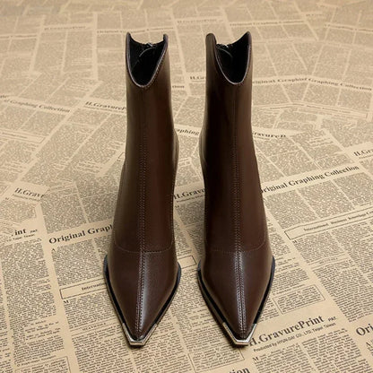 Jasmine - Eleganter Stiefel mit Chromspitze