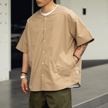 Kragenloses Vintage-Shirt mit kurzen Ärmeln