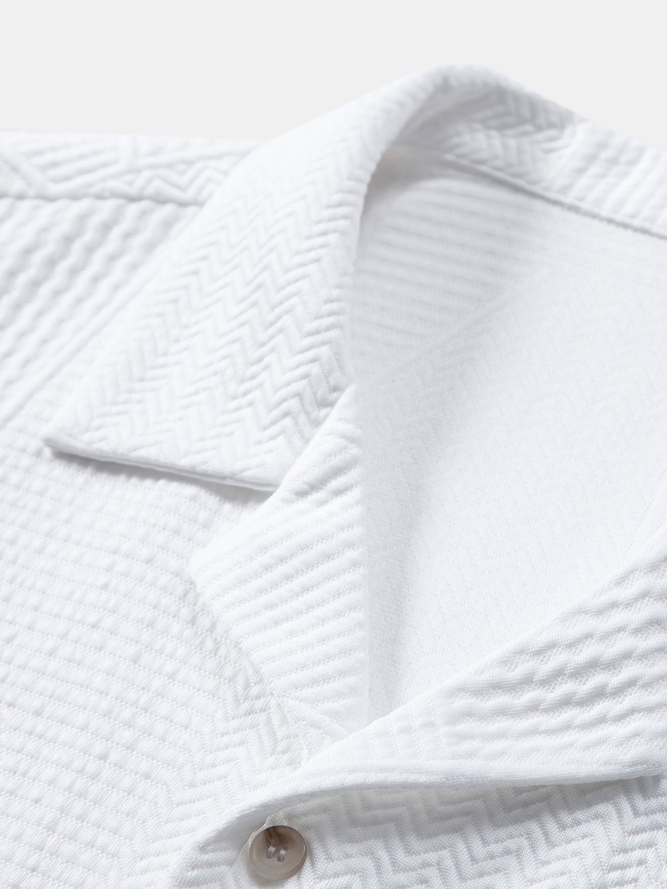 Kurzärmeliges kubanisches Hemd mit geometrischem Strukturmuster