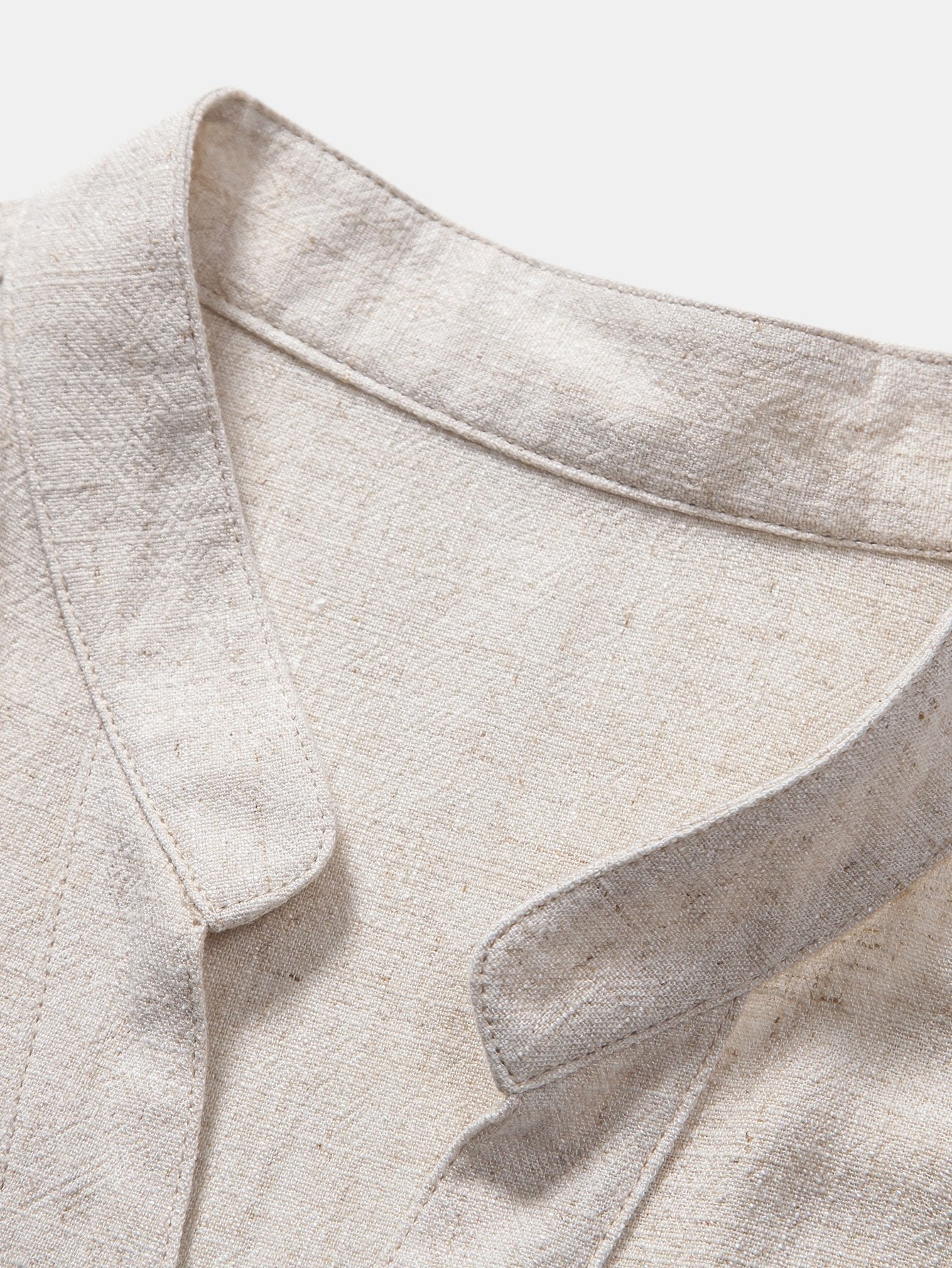 Shirt aus Leinen-Rayon-Mischgewebe mit V-Ausschnitt und gerade geschnittene Leinenhose