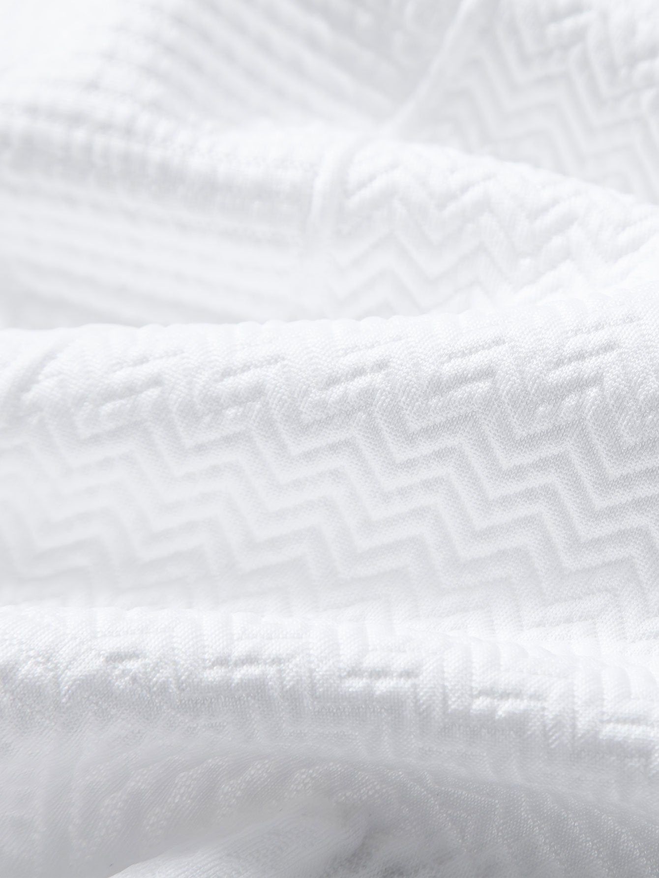 Kurzärmeliges kubanisches Hemd mit geometrischem Strukturmuster