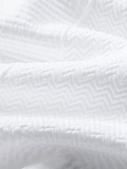 Kurzärmeliges kubanisches Hemd mit geometrischem Strukturmuster