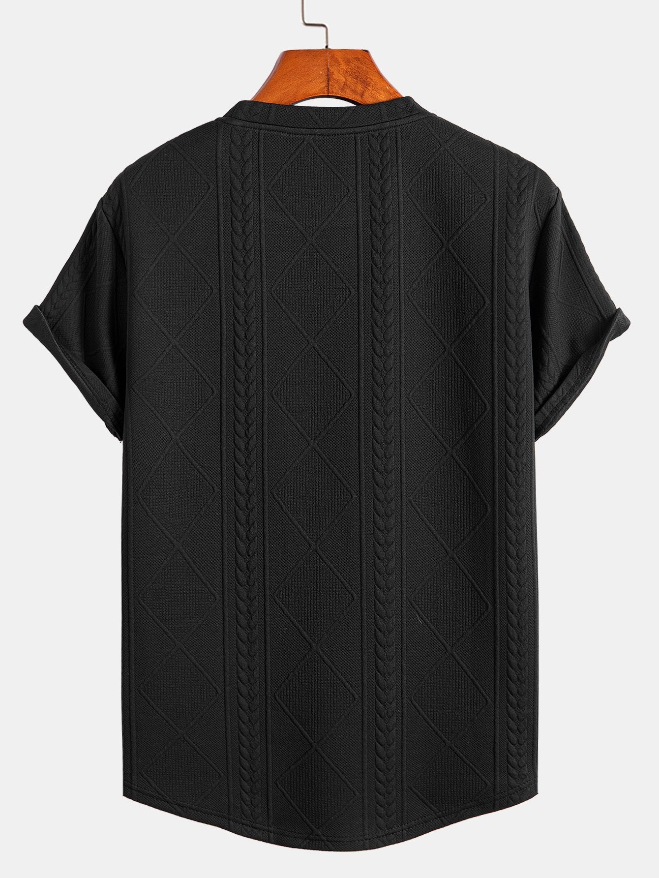 Kurzarm-T-Shirt mit geometrischem Jacquard-Muster und gebogenem Saum