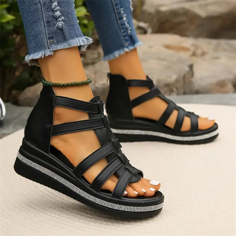 Sara - Plateausandalen mit Strassverzierung
