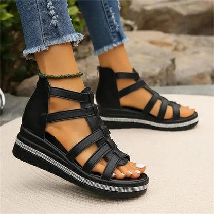 Sara - Plateausandalen mit Strassverzierung