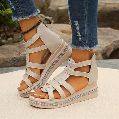 Sara - Plateausandalen mit Strassverzierung