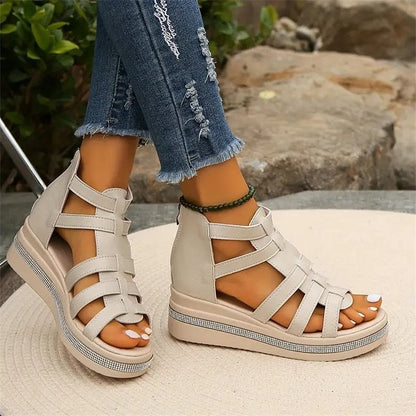 Sara - Plateausandalen mit Strassverzierung